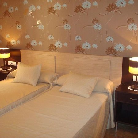 Hotel Los Chiles Villanueva Del Arzobispo Oda fotoğraf