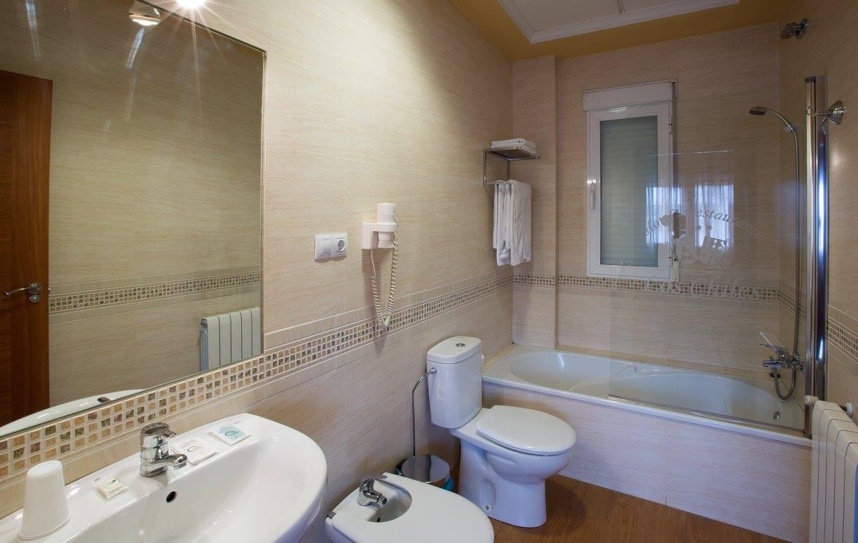 Hotel Los Chiles Villanueva Del Arzobispo Dış mekan fotoğraf