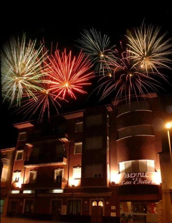 Hotel Los Chiles Villanueva Del Arzobispo Dış mekan fotoğraf