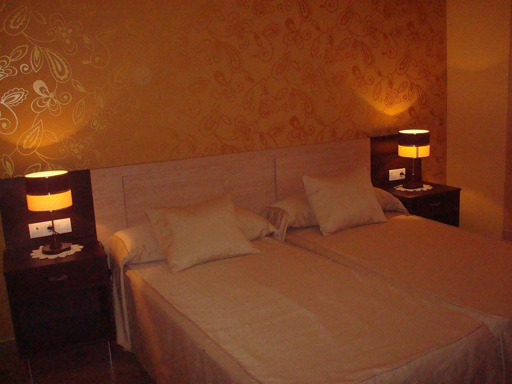 Hotel Los Chiles Villanueva Del Arzobispo Dış mekan fotoğraf