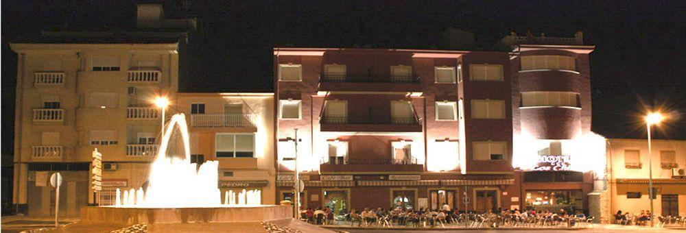 Hotel Los Chiles Villanueva Del Arzobispo Dış mekan fotoğraf