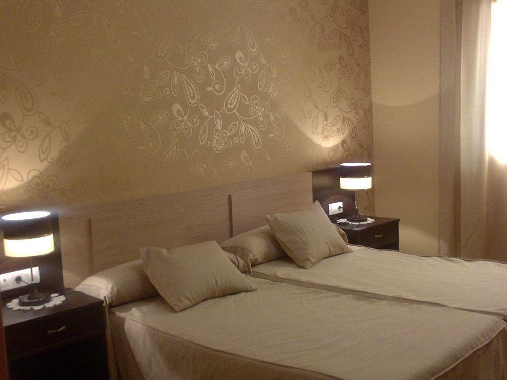 Hotel Los Chiles Villanueva Del Arzobispo Oda fotoğraf
